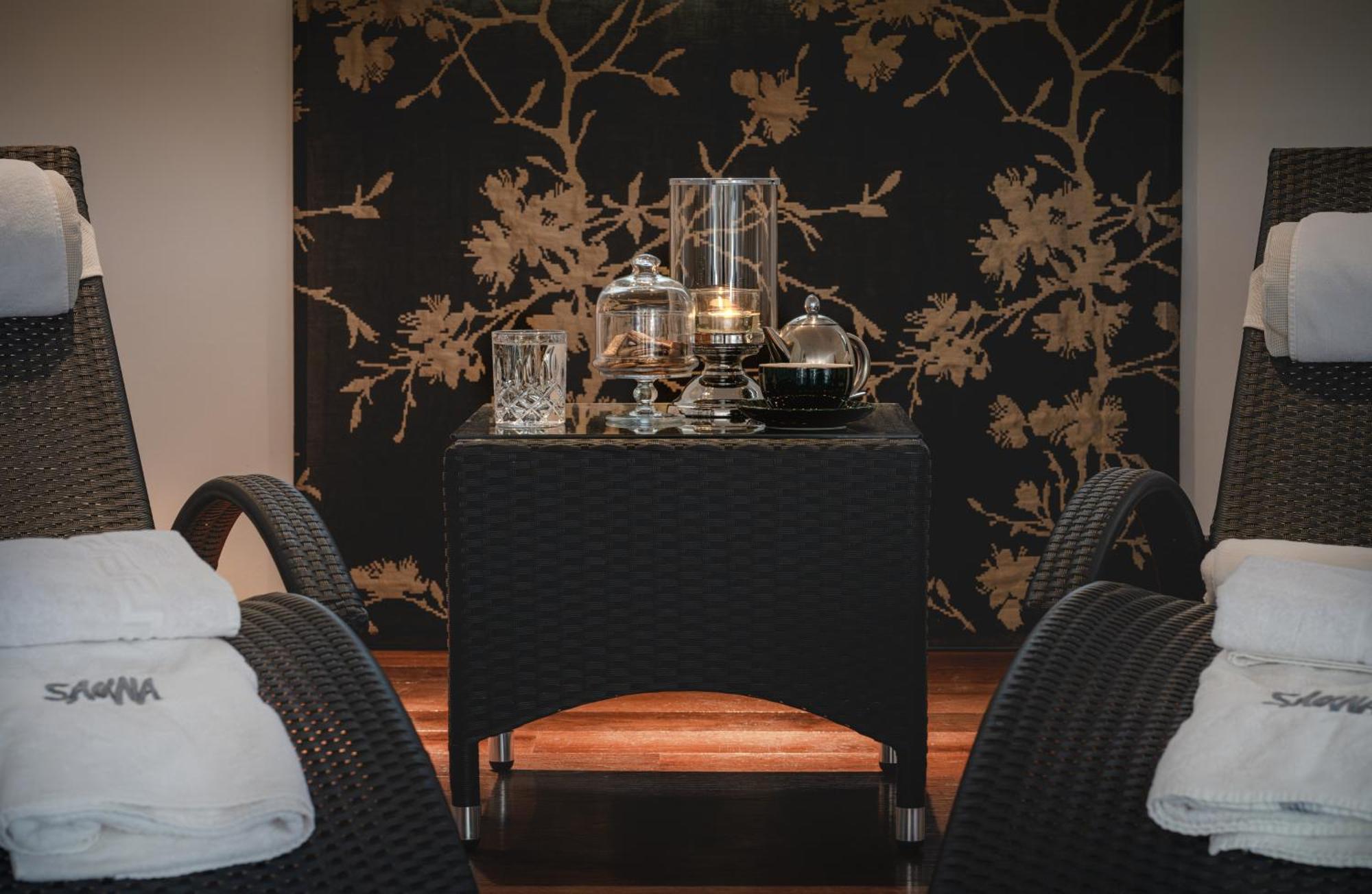 Golfhotel Gut Neuenhof Frondenberg Ngoại thất bức ảnh