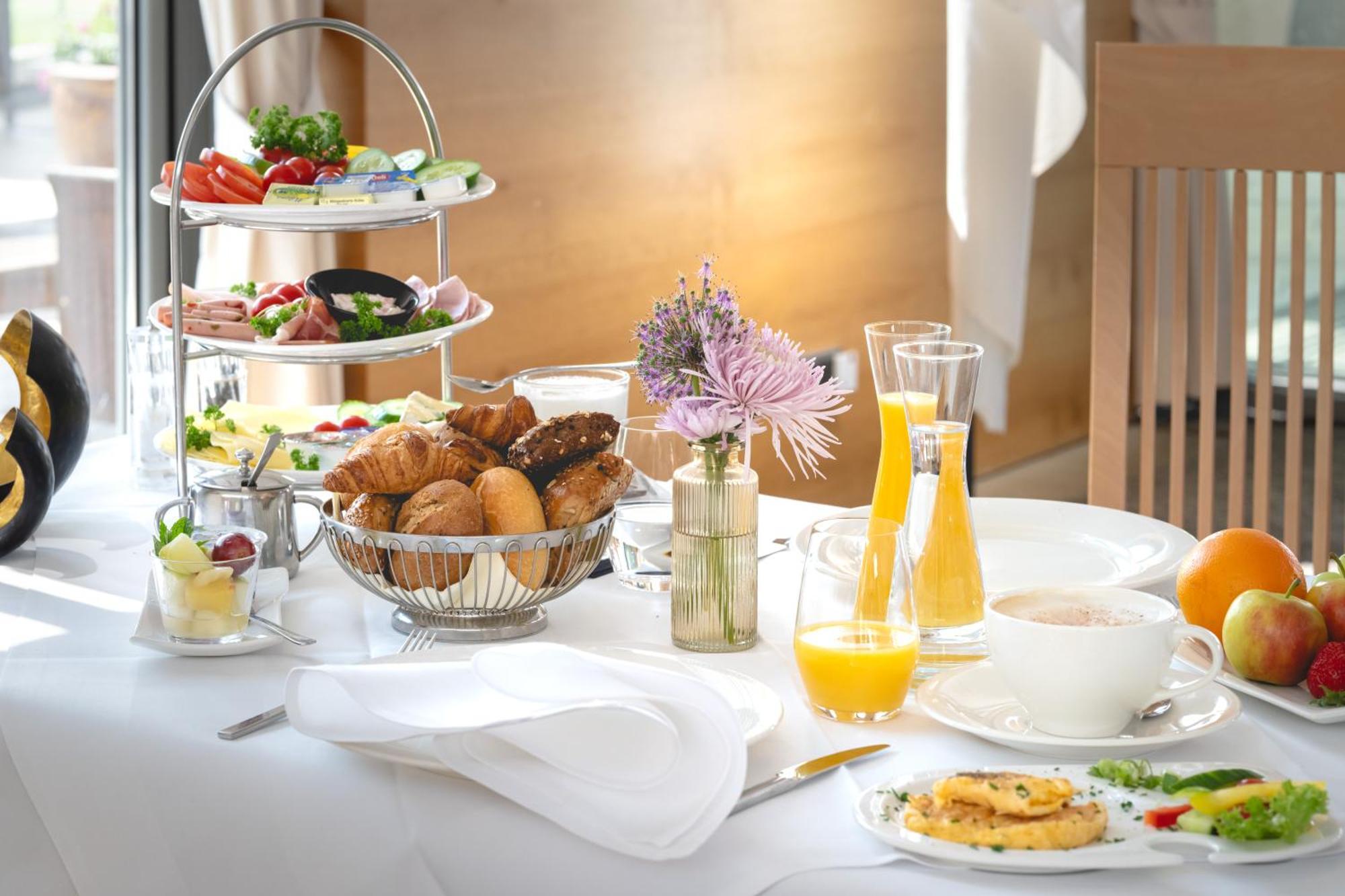 Golfhotel Gut Neuenhof Frondenberg Ngoại thất bức ảnh